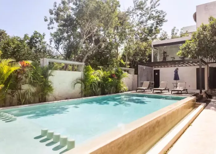 Beautiful & Mareas Gym Pool